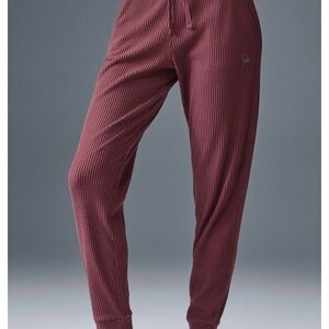 ALO Yoga Muse Burgandy Truffle Pants